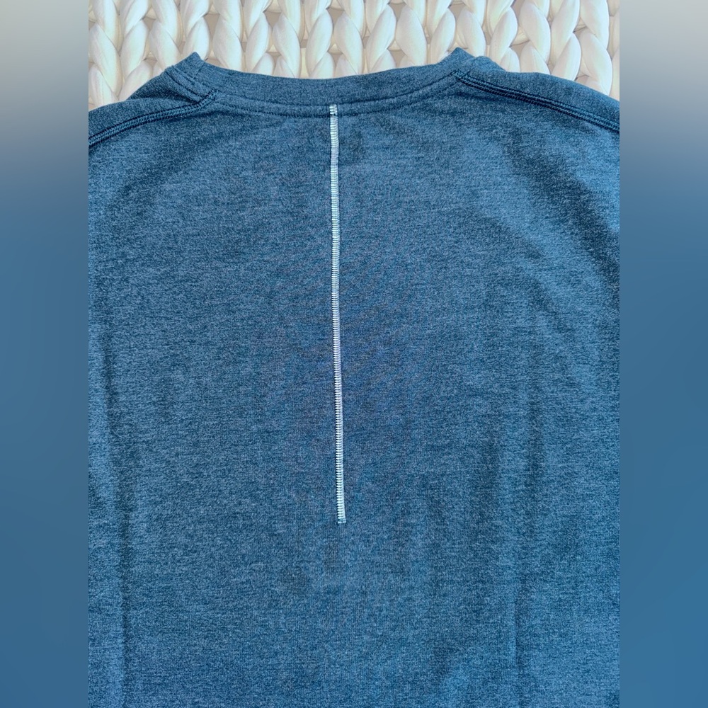 Lululemon Pave Crew Alberta Lake Size Large NWOT - Picture 6 of 8